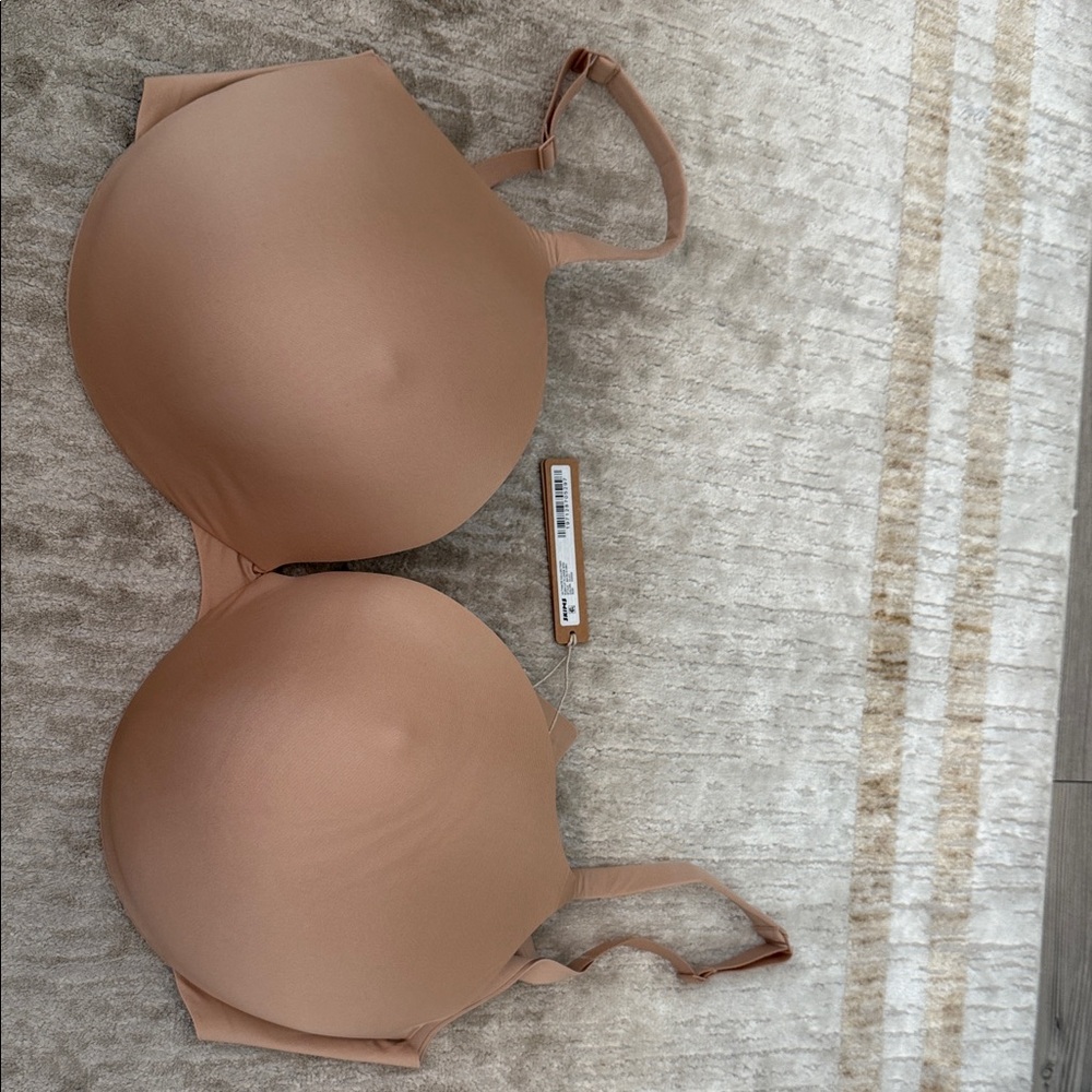 SKIMS ULTIMATE BRA COLOR CLAY WITH NIPPLES NWT